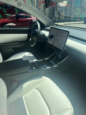 Photo 5 of 8 of 2021 Tesla Model Y Long Range